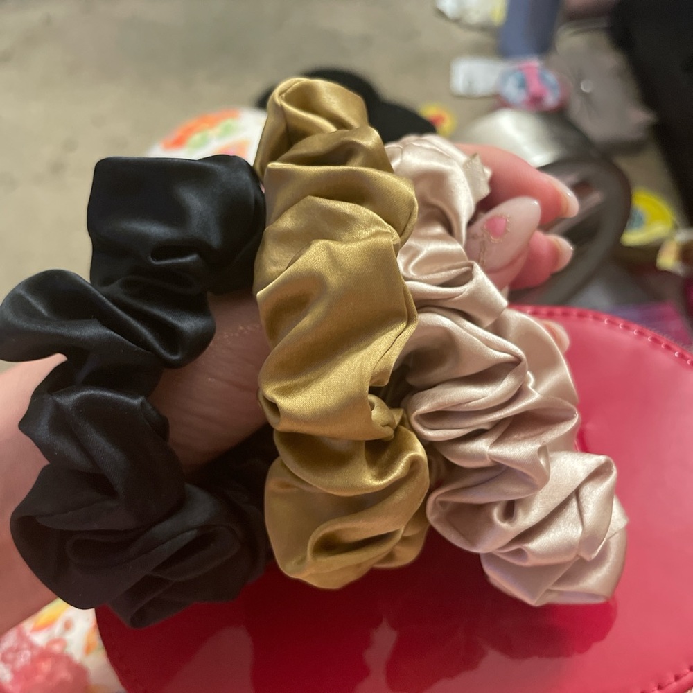 Set of 8 slip silk scrunchies